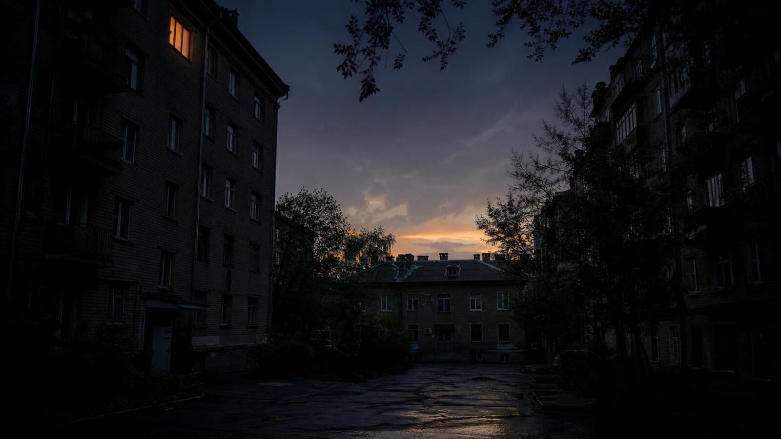 La finestra che si accendeva prima del tramonto